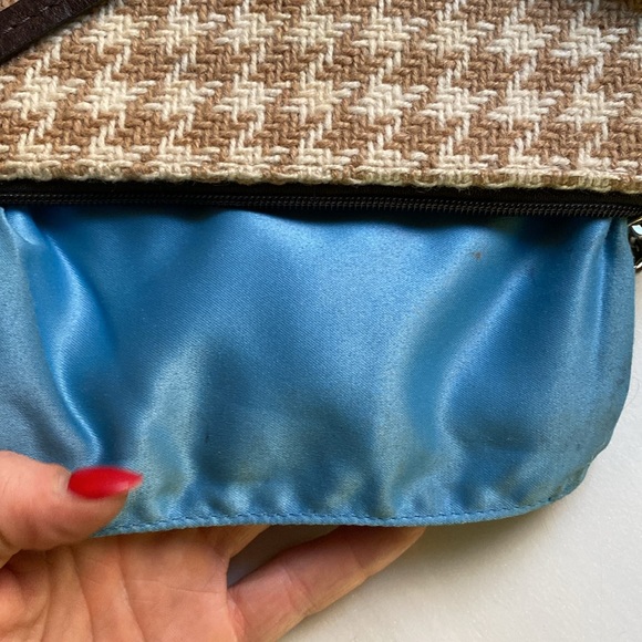 Coach suede and wool woven brown wristlet turn lock w/hangtag and tassel - Picture 13 of 17